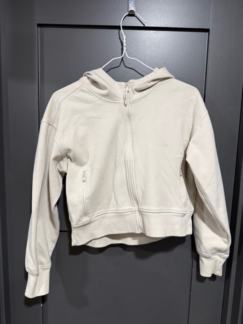 Old Navy Active Dynamic Fleece Hoodie in Light Beige with Navy Print